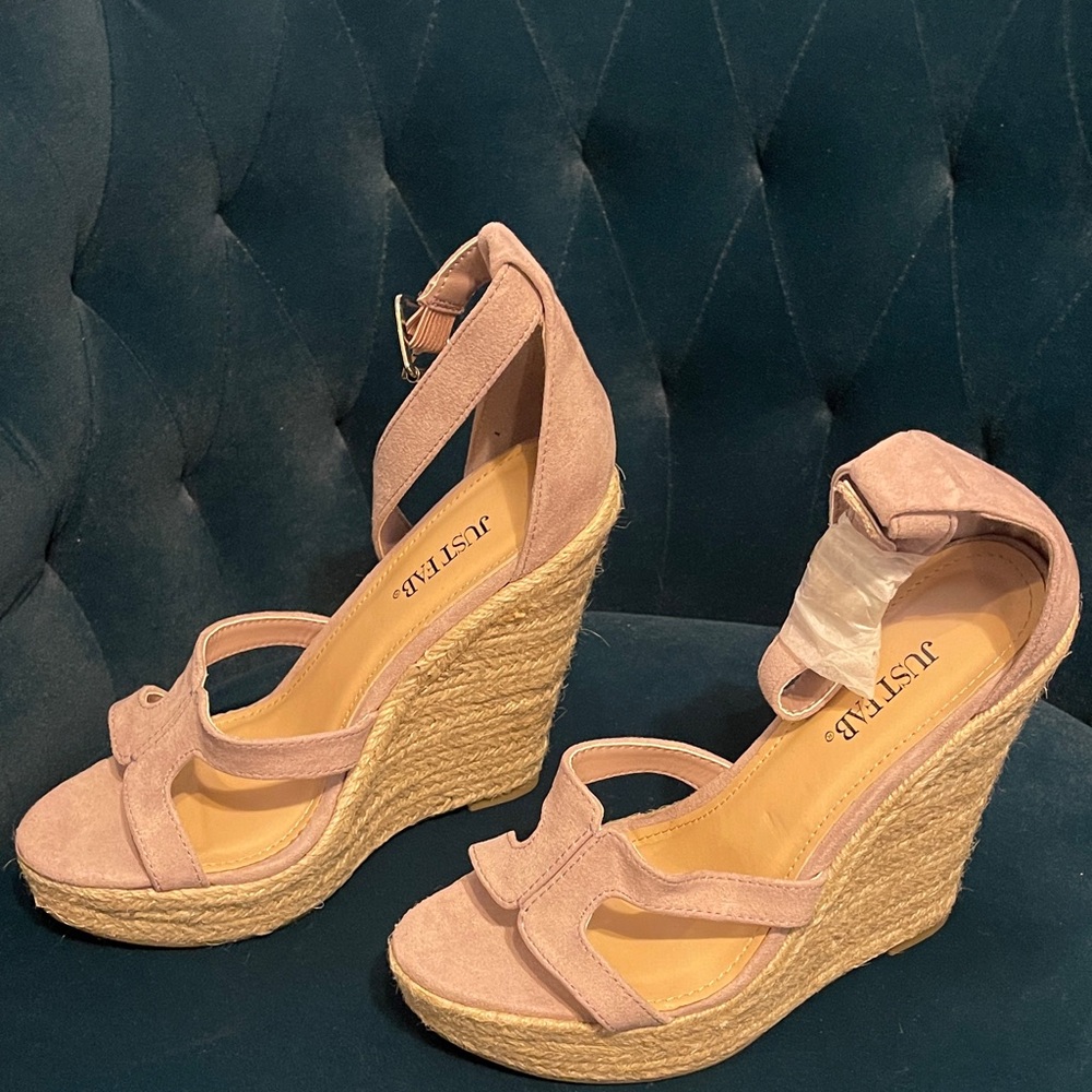 JustFab Light Violet Wedge Sandals. New Never worn.